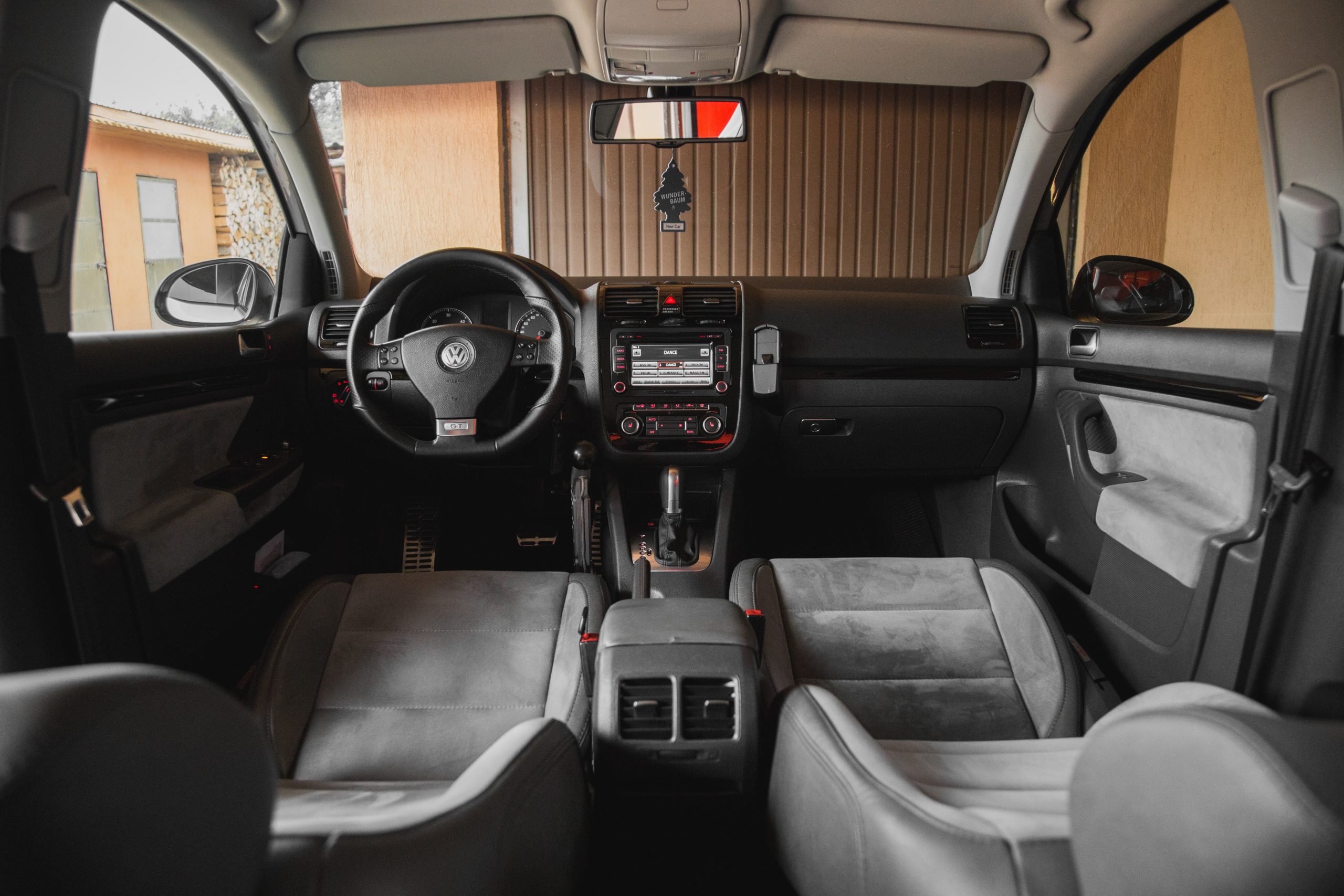 Tips to Keeping a Tidy Car